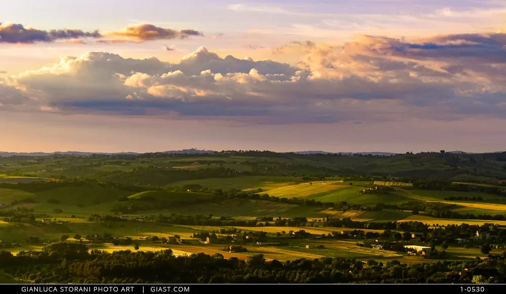 Le colline dorate al tramonto