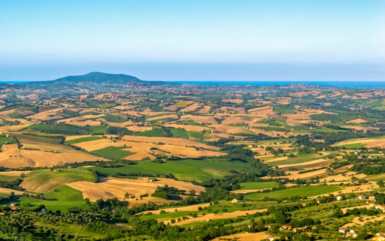 Il tipico pesaggio marchigiano dal Balcone delle Marche di Cingoli