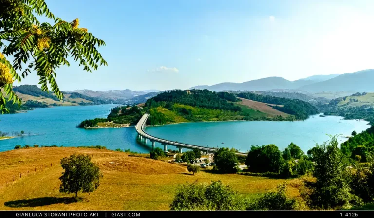 Il Lago di Cingoli visto da Castreccioni