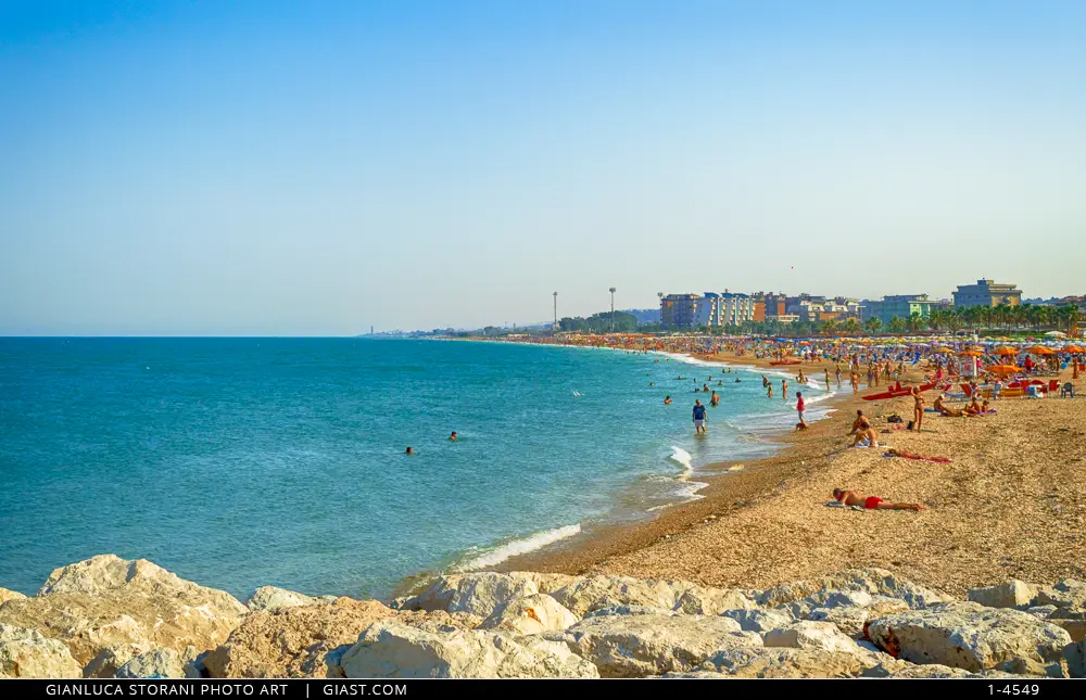 Lungomare sud di Civitanova d'estate