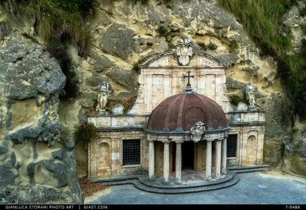 Sant'Emidio alle grotte, esterno