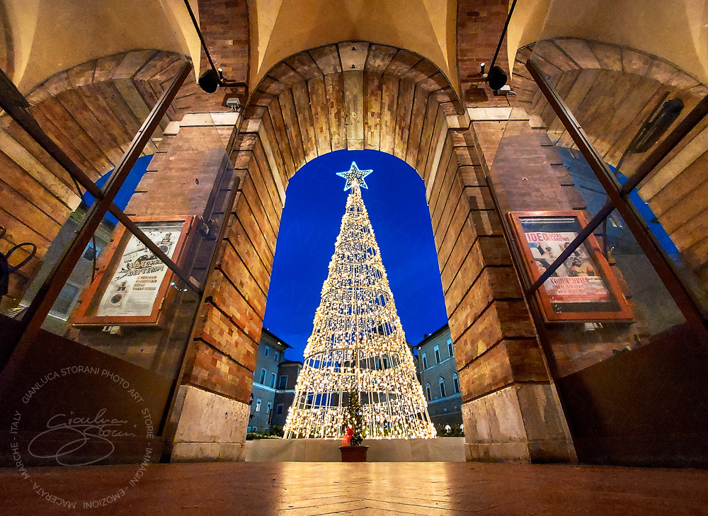 L'albero di Natale tech di Macerata