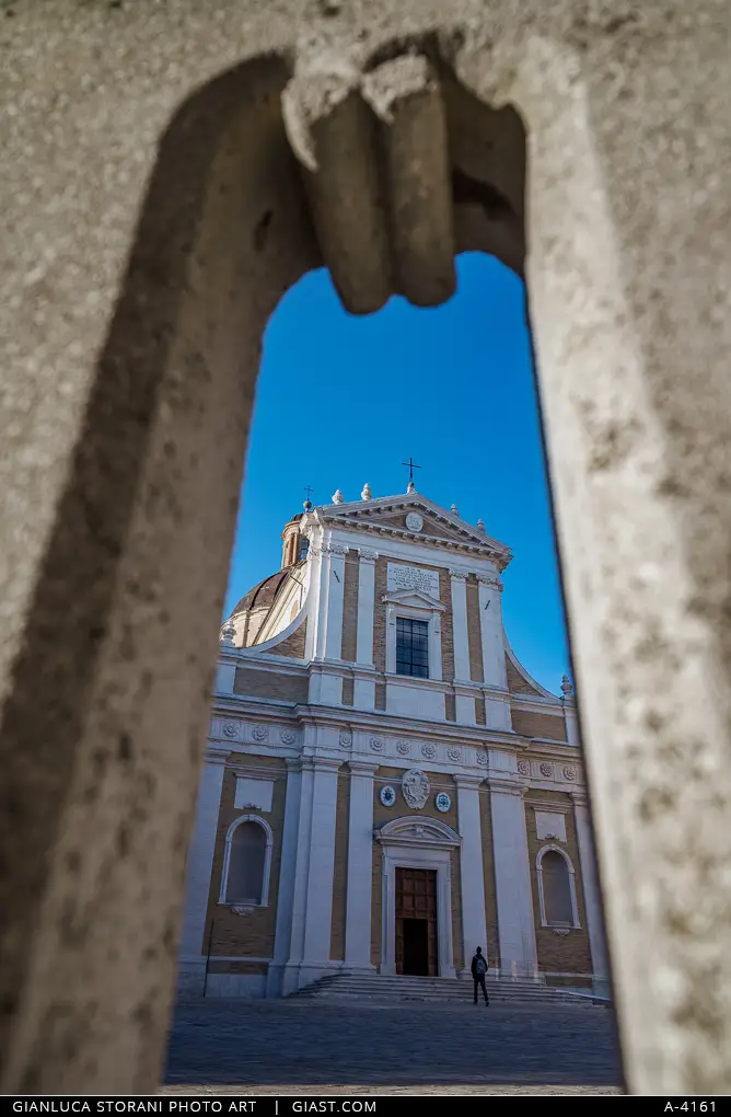 Scorcio esterno della Chiesa di San Giovanni a Macerata